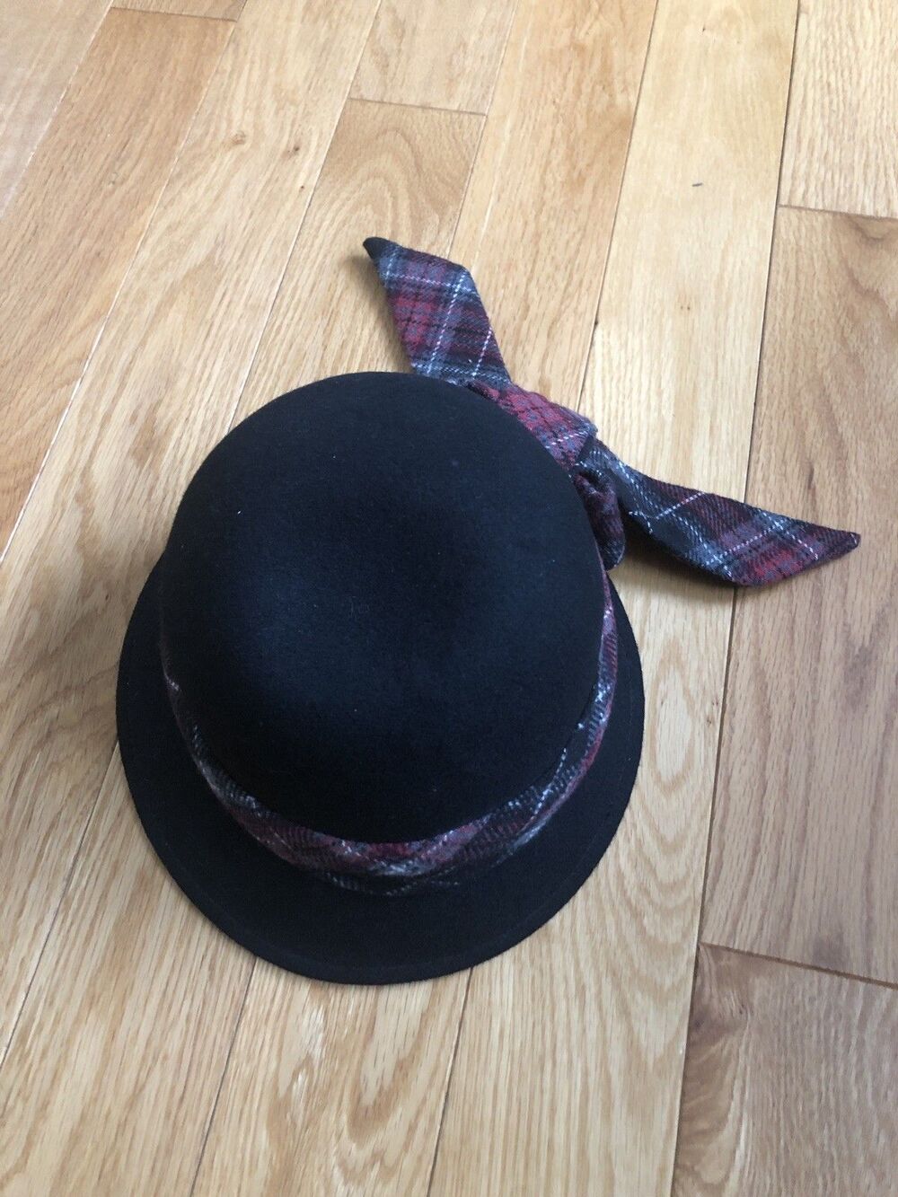 Black Small Bonnet Hat with Checked Ribbon 7 in.‎ inside diameter